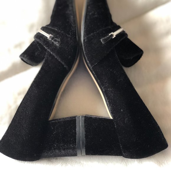 DKNY Black Velvet Pointy Toe Heels Size 7 - Picture 4 of 5